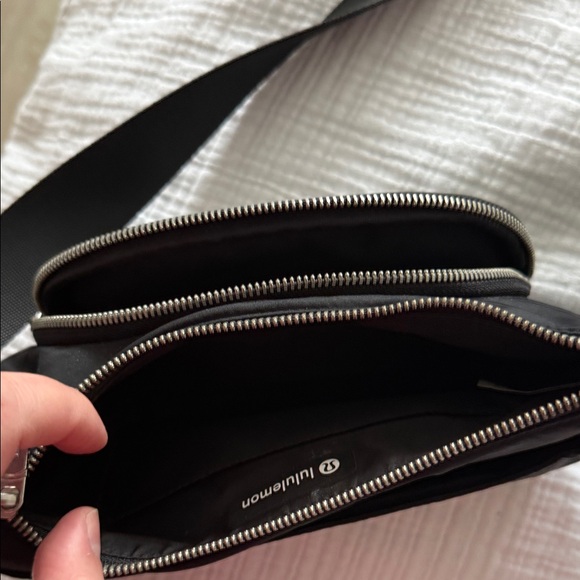 lululemon athletica Black Crossbody Bag - Picture 3 of 3